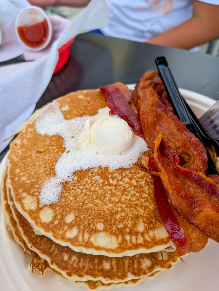 Pablo's Cafe pancakes and bacon